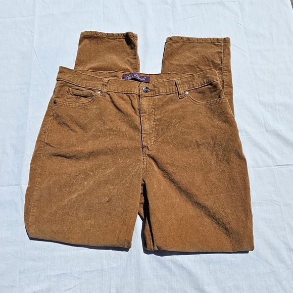 Gloria Vanderbilt Pants - Gloria Vanderbilt Women's Size 16 Corduroy Pants.